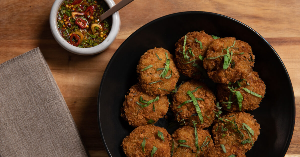 Red Rice Shrimp Cakes | Lundberg Family Farms